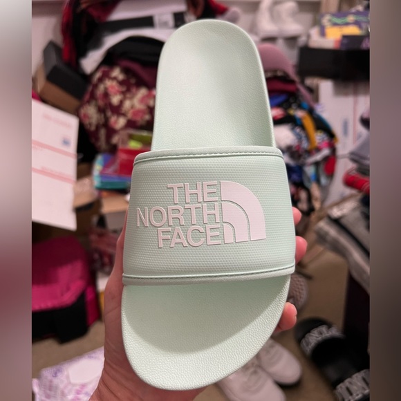 North Face Slides - Picture 6 of 8